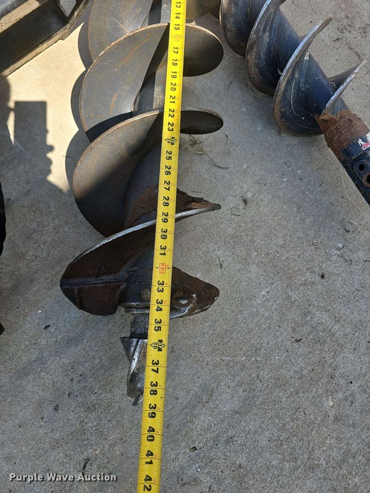 image for item NX9293 Kubota  SA20 skid steer auger