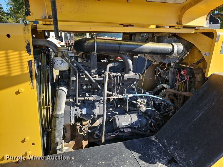 image for item NX9351 Hypac  C530AH pneumatic roller