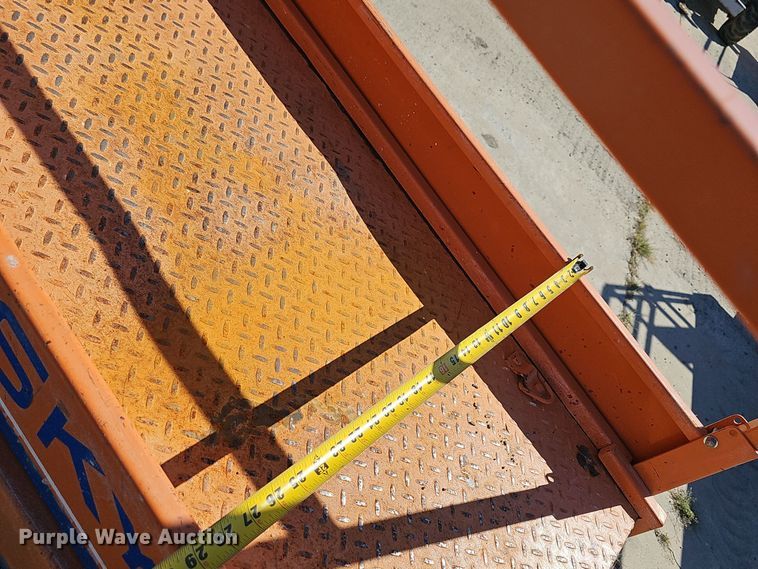 image for item NX9358 2000 Skyjack  SJIII 3220 scissor lift