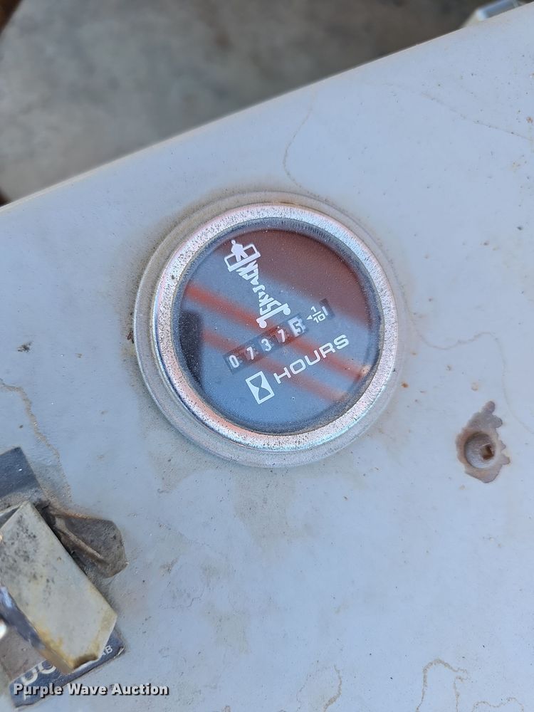 image for item NX9358 2000 Skyjack  SJIII 3220 scissor lift