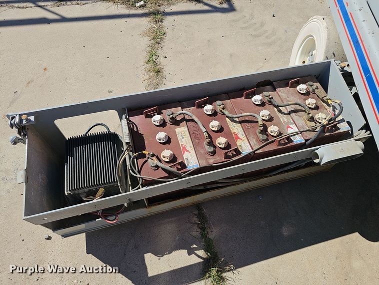 image for item NX9358 2000 Skyjack  SJIII 3220 scissor lift