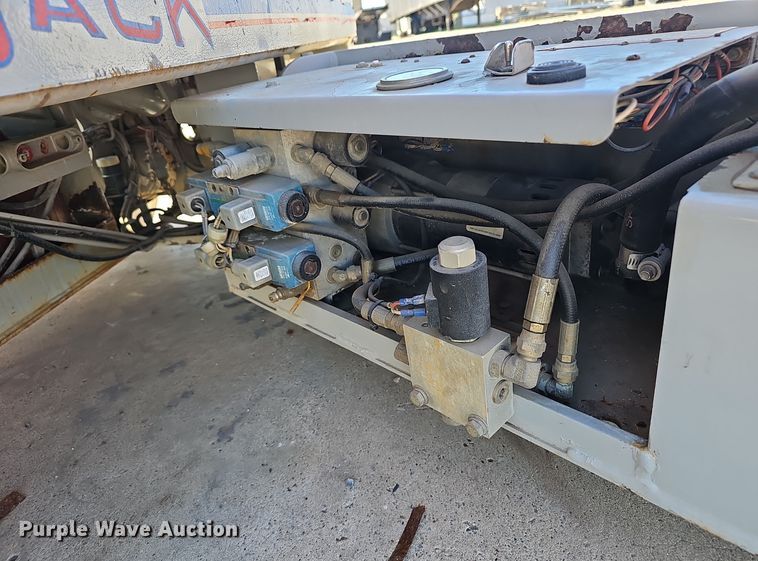 image for item NX9358 2000 Skyjack  SJIII 3220 scissor lift