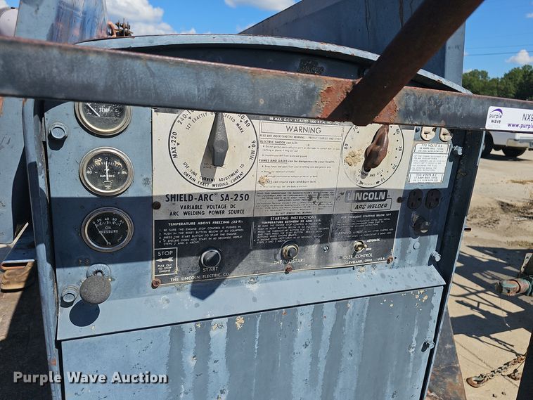 image for item NX9367 Lincoln  SA-250 D3.152 welder/generator