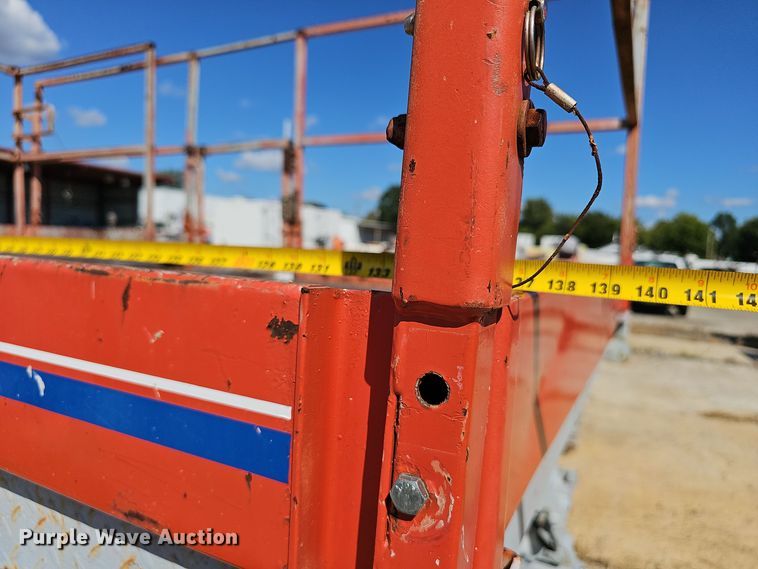 image for item NX9371 1999 Skyjack 8831 scissor lift