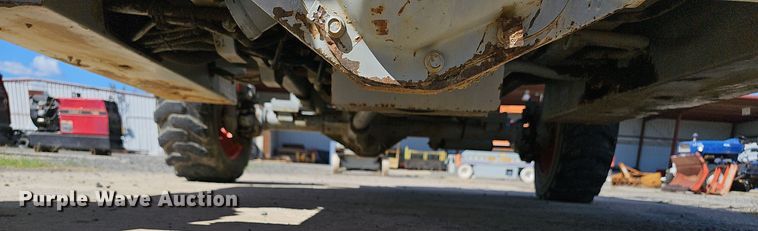 image for item NX9371 1999 Skyjack 8831 scissor lift