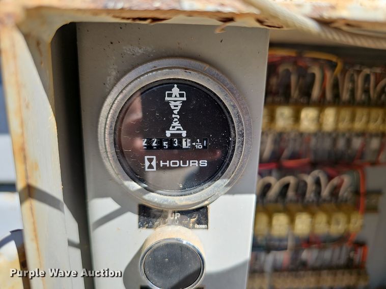 image for item NX9371 1999 Skyjack 8831 scissor lift