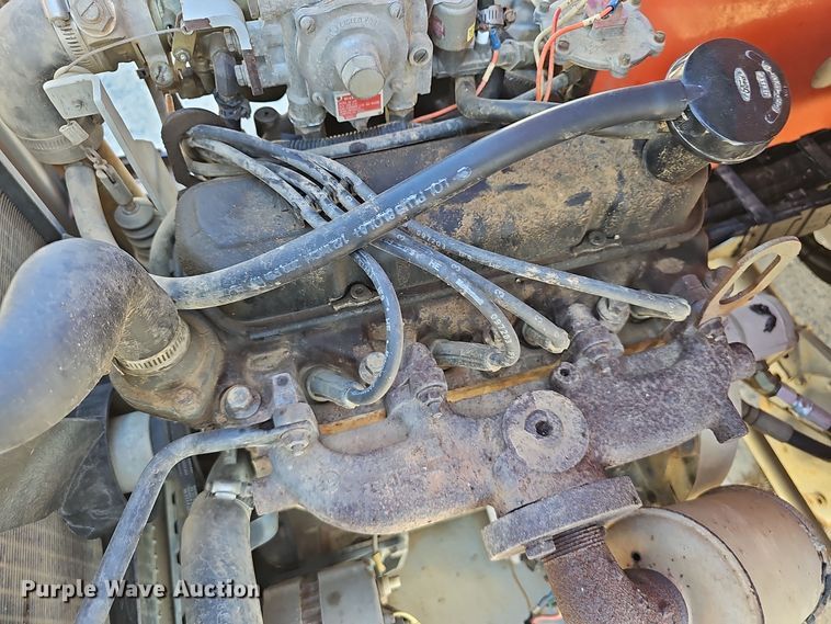 image for item NX9371 1999 Skyjack 8831 scissor lift