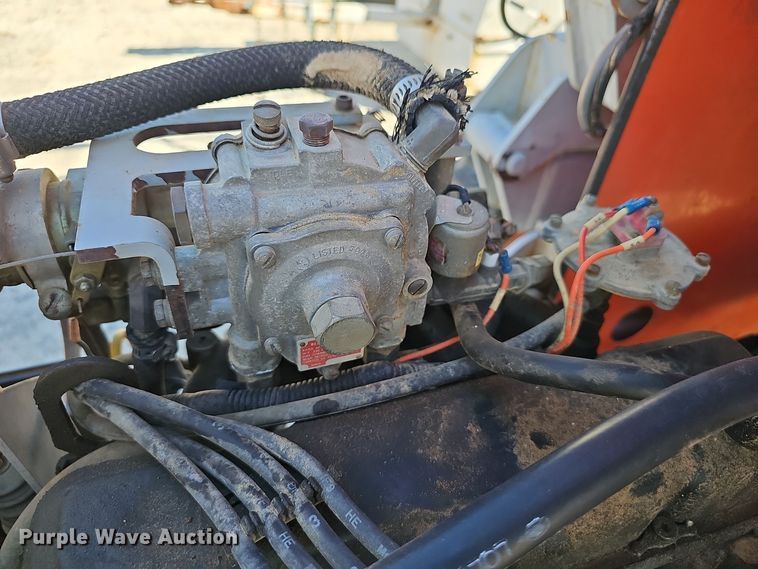 image for item NX9371 1999 Skyjack 8831 scissor lift