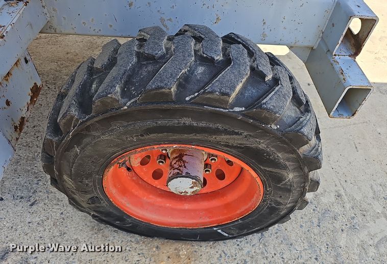 image for item NX9371 1999 Skyjack 8831 scissor lift