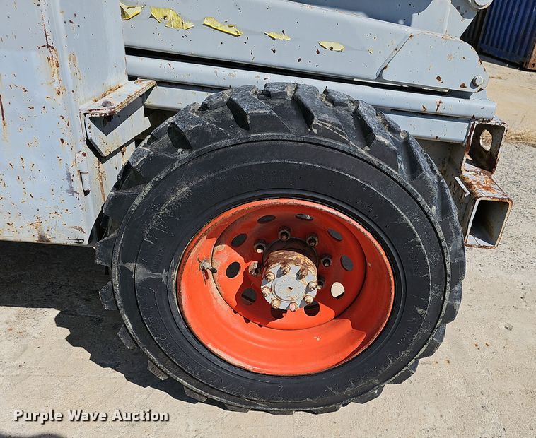 image for item NX9371 1999 Skyjack 8831 scissor lift