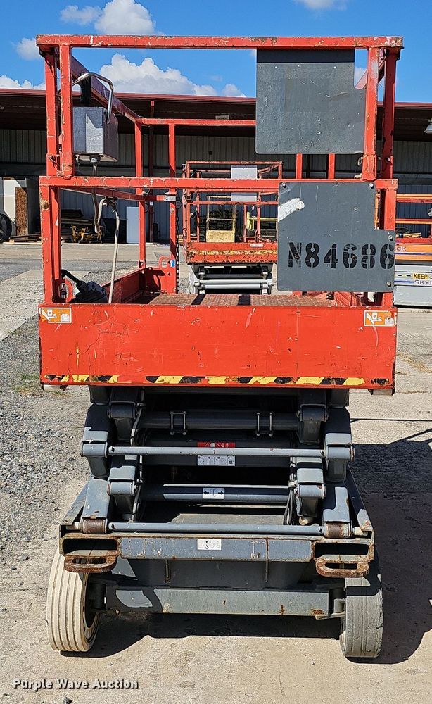 image for item NX9372 2014 Skyjack  SJIII 4626 scissor lift