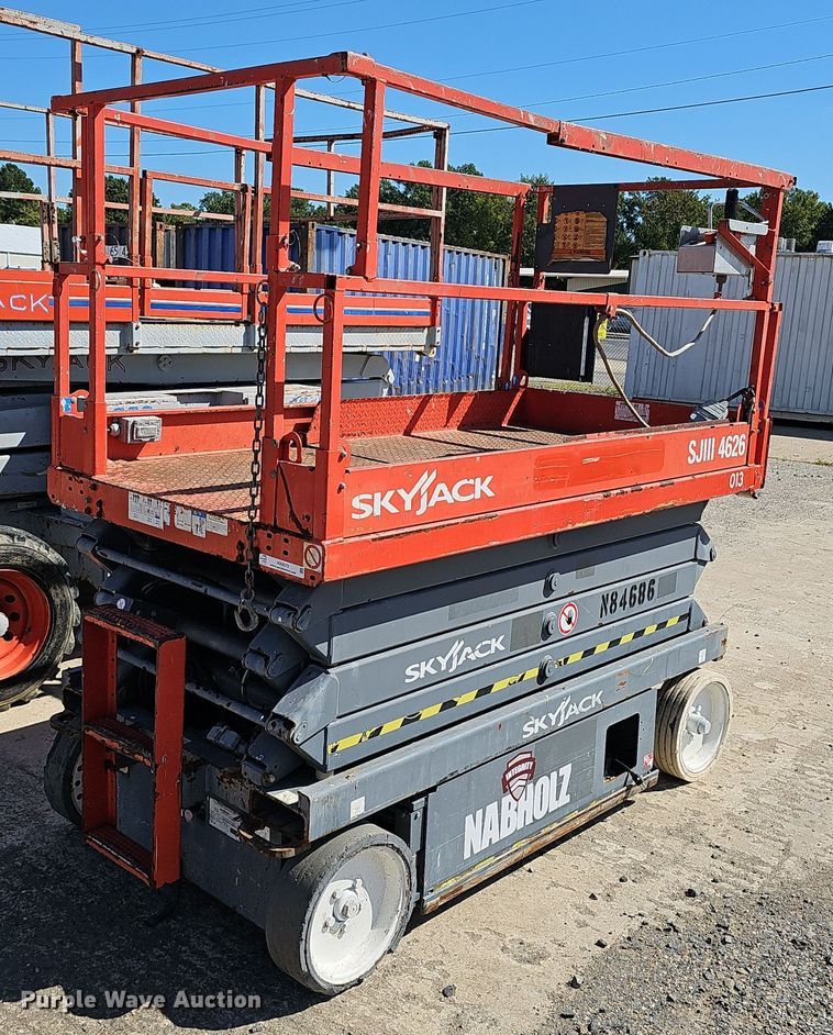 image for item NX9372 2014 Skyjack  SJIII 4626 scissor lift
