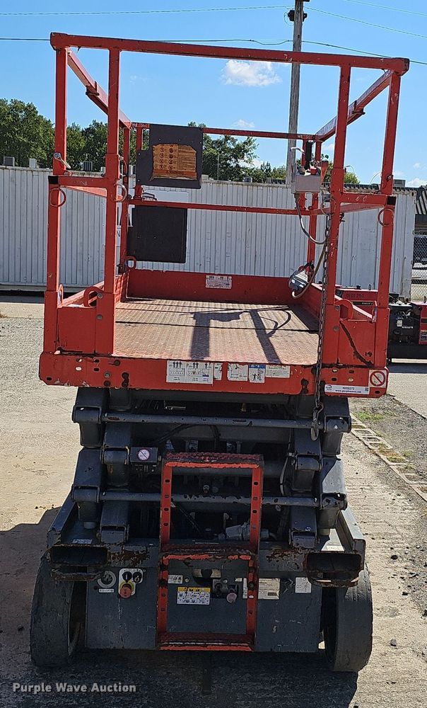 image for item NX9372 2014 Skyjack  SJIII 4626 scissor lift