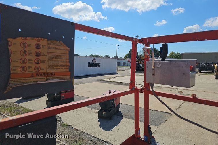 image for item NX9372 2014 Skyjack  SJIII 4626 scissor lift