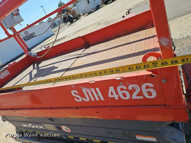 image for item NX9372 2014 Skyjack  SJIII 4626 scissor lift