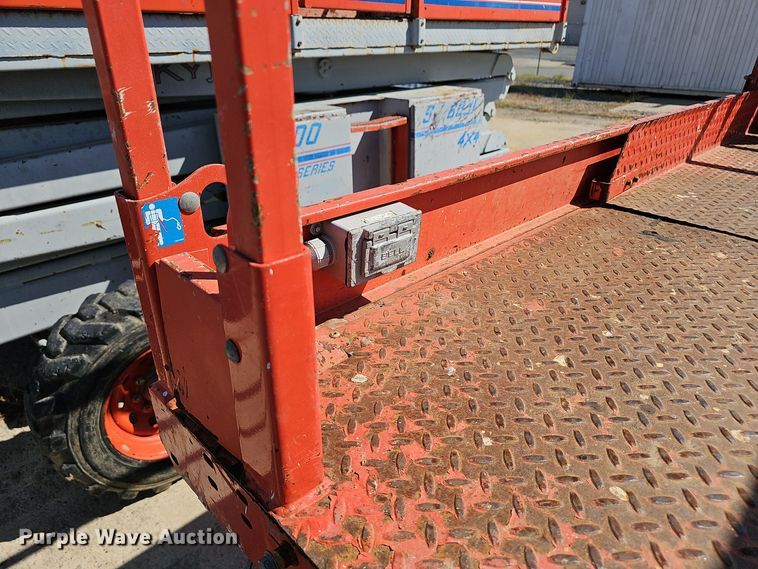 image for item NX9372 2014 Skyjack  SJIII 4626 scissor lift