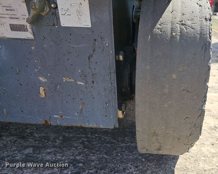 image for item NX9372 2014 Skyjack  SJIII 4626 scissor lift