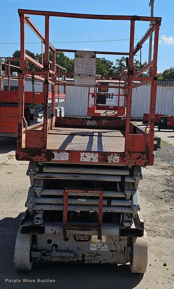 image for item NX9373 1997 Skyjack  SJIII 4626 scissor lift