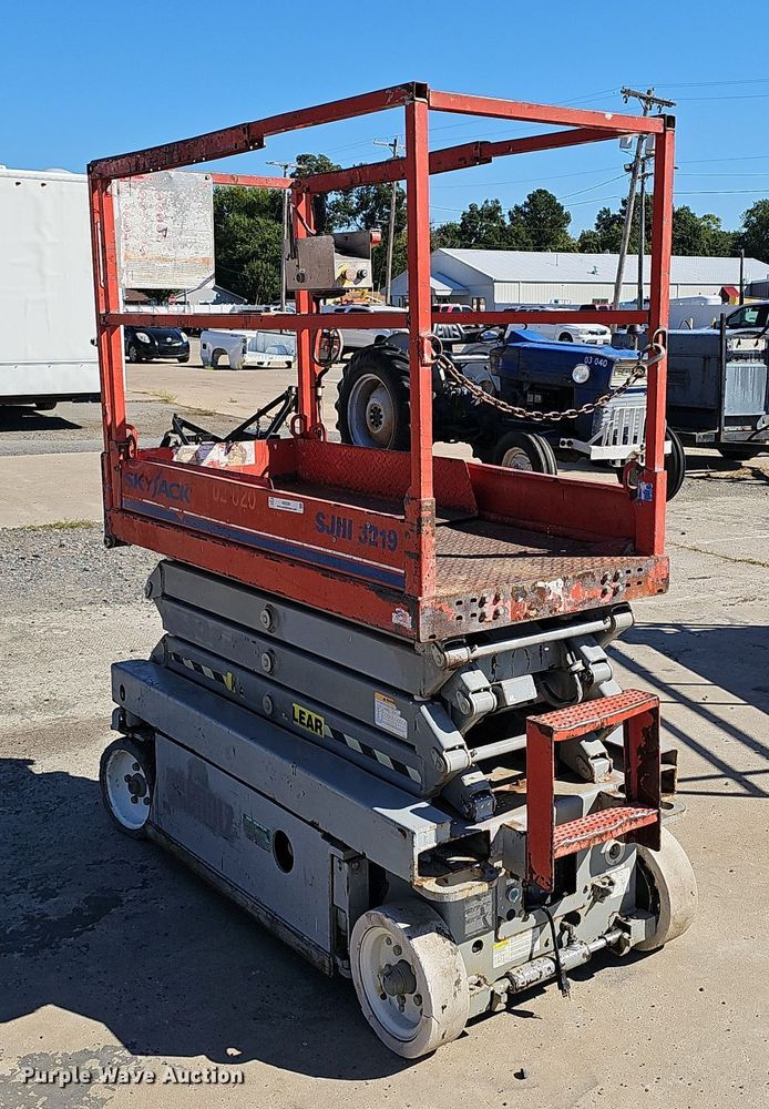 image for item NX9381 2007 Skyjack  SJIII 3219 scissor lift