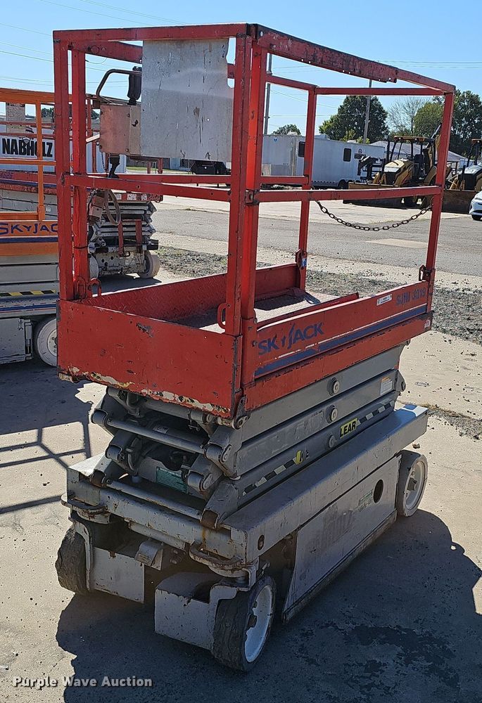 image for item NX9381 2007 Skyjack  SJIII 3219 scissor lift