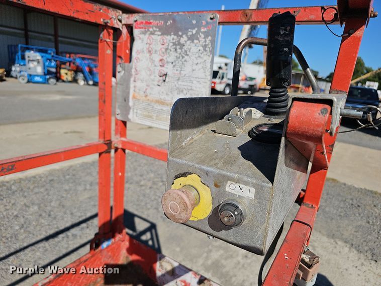 image for item NX9381 2007 Skyjack  SJIII 3219 scissor lift