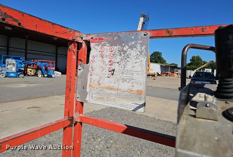 image for item NX9381 2007 Skyjack  SJIII 3219 scissor lift