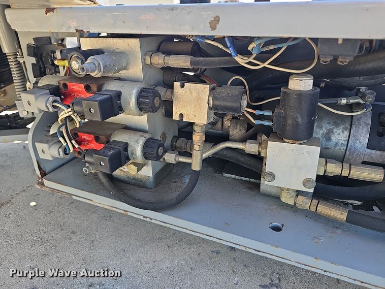 image for item NX9381 2007 Skyjack  SJIII 3219 scissor lift