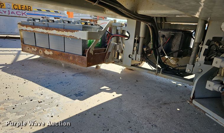 image for item NX9381 2007 Skyjack  SJIII 3219 scissor lift