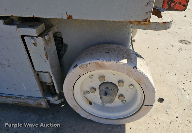 image for item NX9381 2007 Skyjack  SJIII 3219 scissor lift