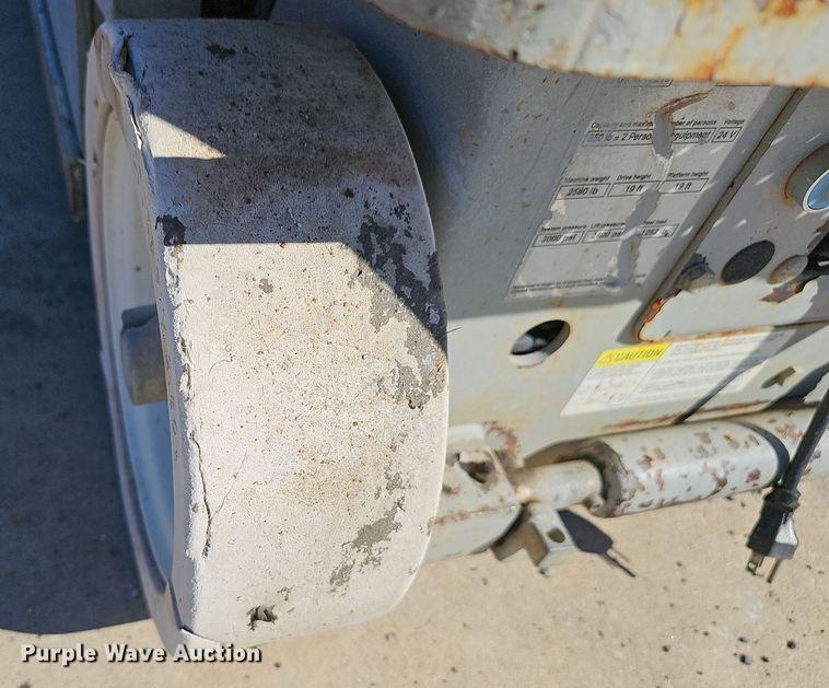 image for item NX9381 2007 Skyjack  SJIII 3219 scissor lift