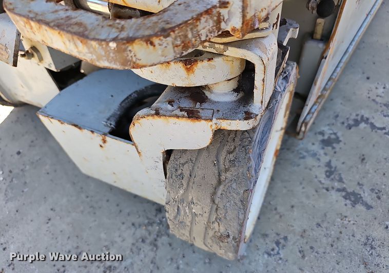 image for item NX9381 2007 Skyjack  SJIII 3219 scissor lift