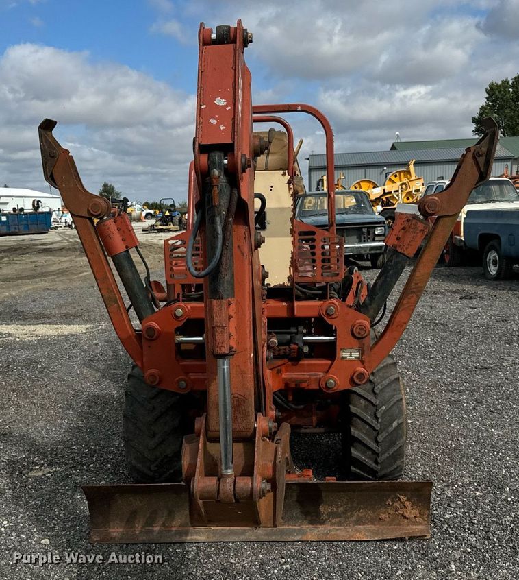 image for item OG9689 2000 Ditch Witch  3700DD trencher