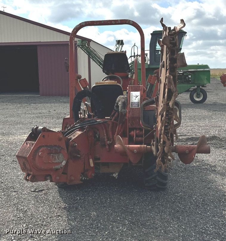image for item OG9689 2000 Ditch Witch  3700DD trencher