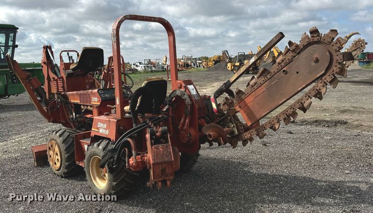 image for item OG9689 2000 Ditch Witch  3700DD trencher