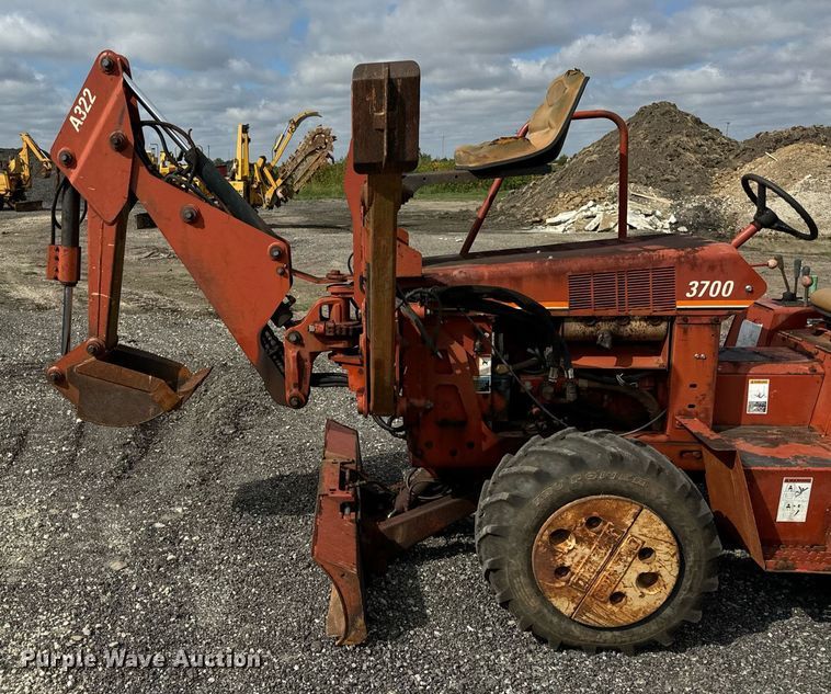 image for item OG9689 2000 Ditch Witch  3700DD trencher