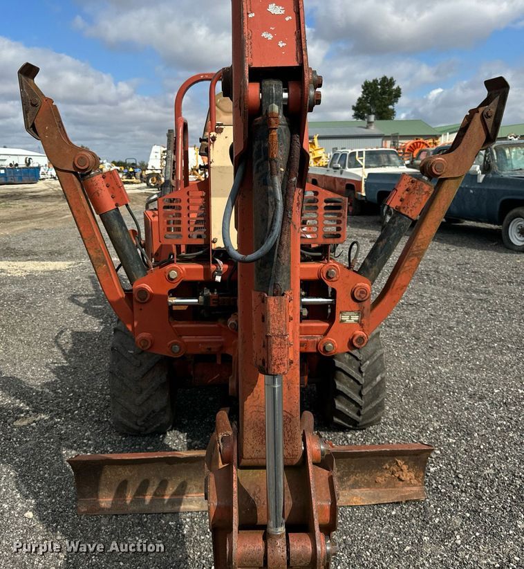 image for item OG9689 2000 Ditch Witch  3700DD trencher
