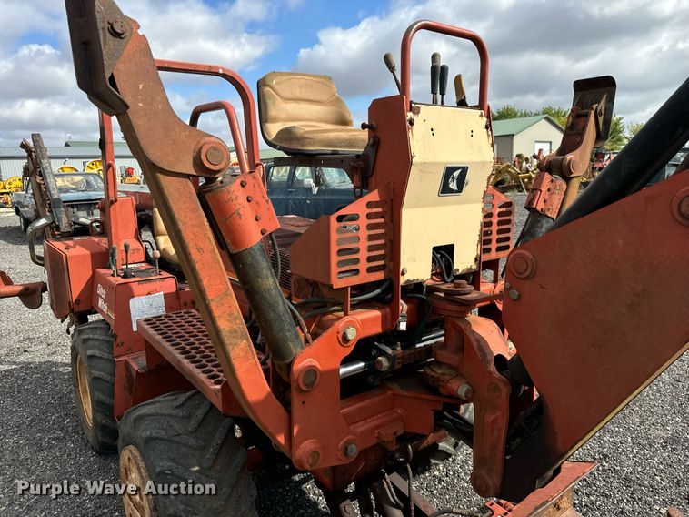 image for item OG9689 2000 Ditch Witch  3700DD trencher