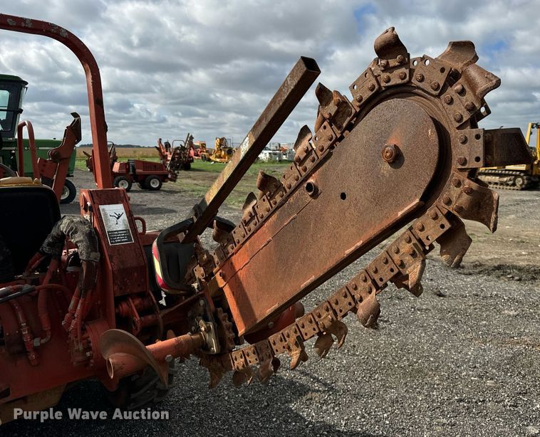 image for item OG9689 2000 Ditch Witch  3700DD trencher