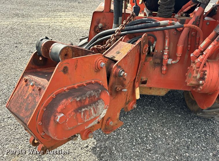image for item OG9689 2000 Ditch Witch  3700DD trencher