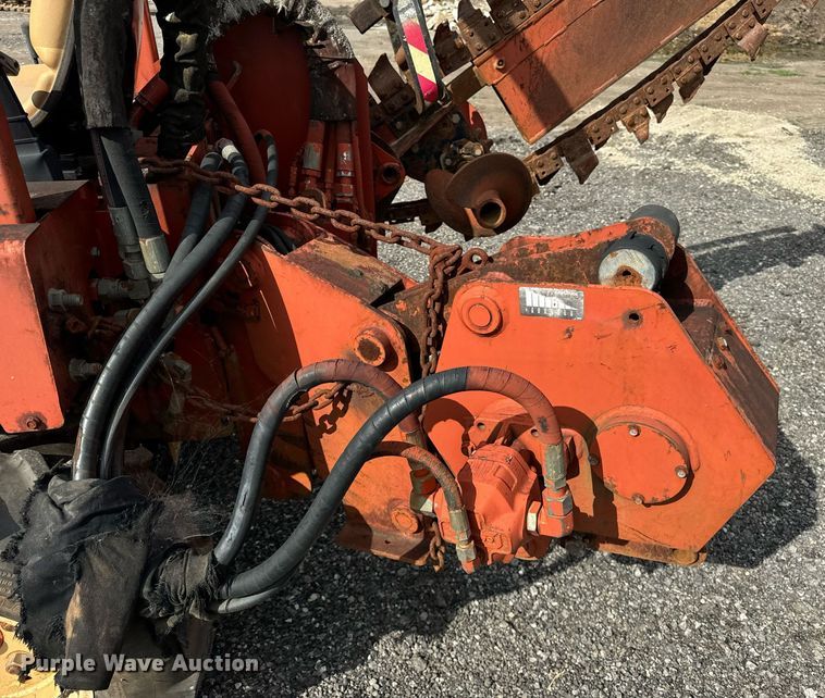 image for item OG9689 2000 Ditch Witch  3700DD trencher