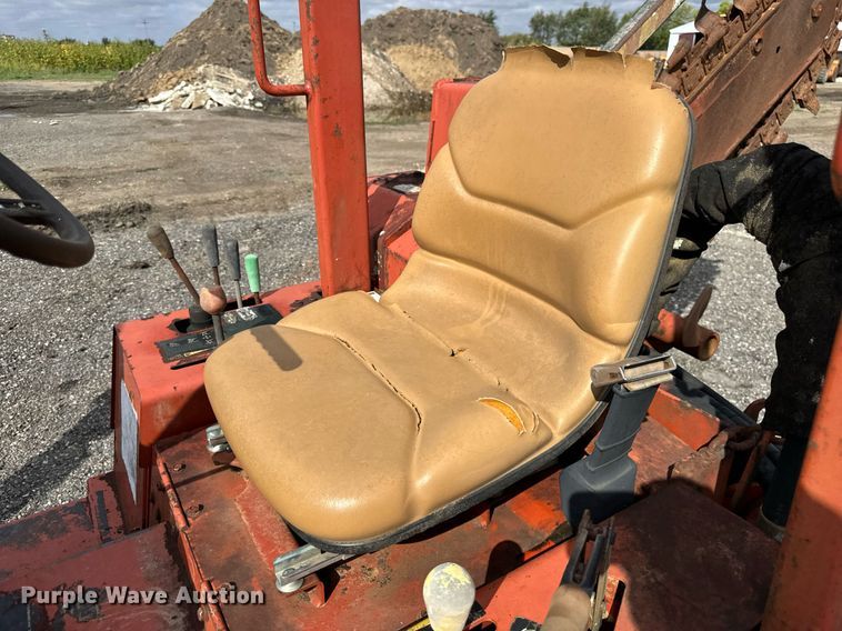 image for item OG9689 2000 Ditch Witch  3700DD trencher