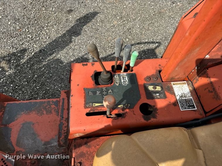 image for item OG9689 2000 Ditch Witch  3700DD trencher