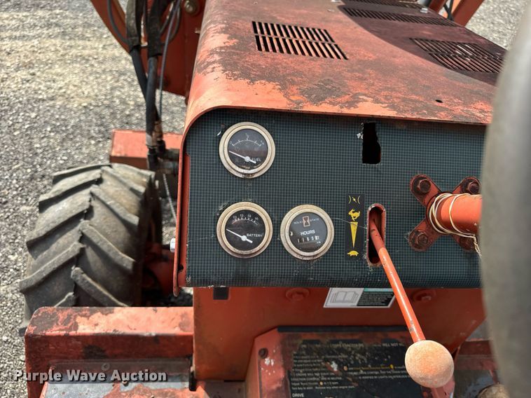 image for item OG9689 2000 Ditch Witch  3700DD trencher