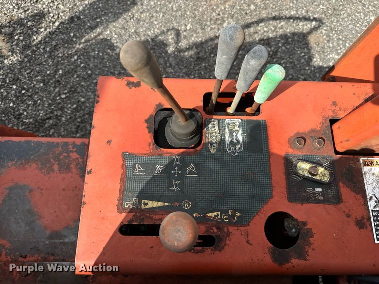 image for item OG9689 2000 Ditch Witch  3700DD trencher