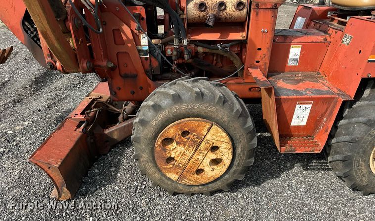 image for item OG9689 2000 Ditch Witch  3700DD trencher