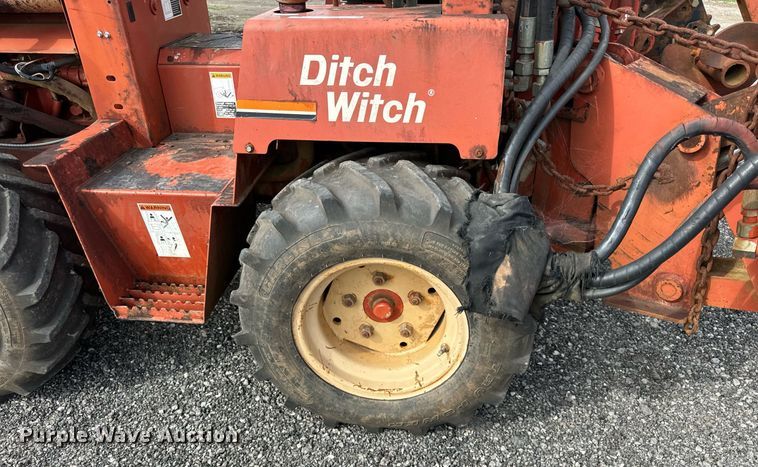 image for item OG9689 2000 Ditch Witch  3700DD trencher
