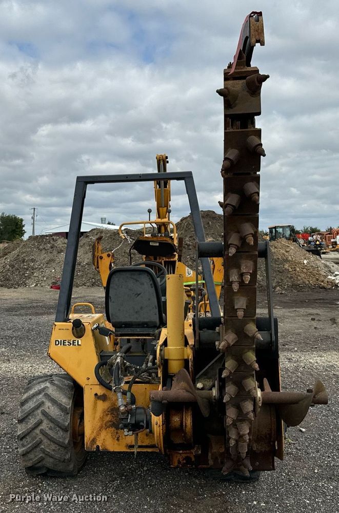 image for item OG9690 1999 Case 560 trencher