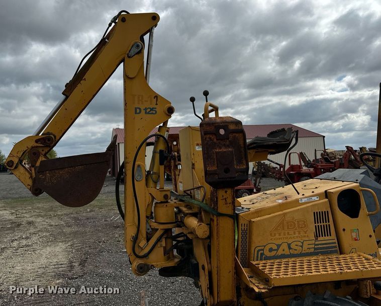 image for item OG9690 1999 Case 560 trencher