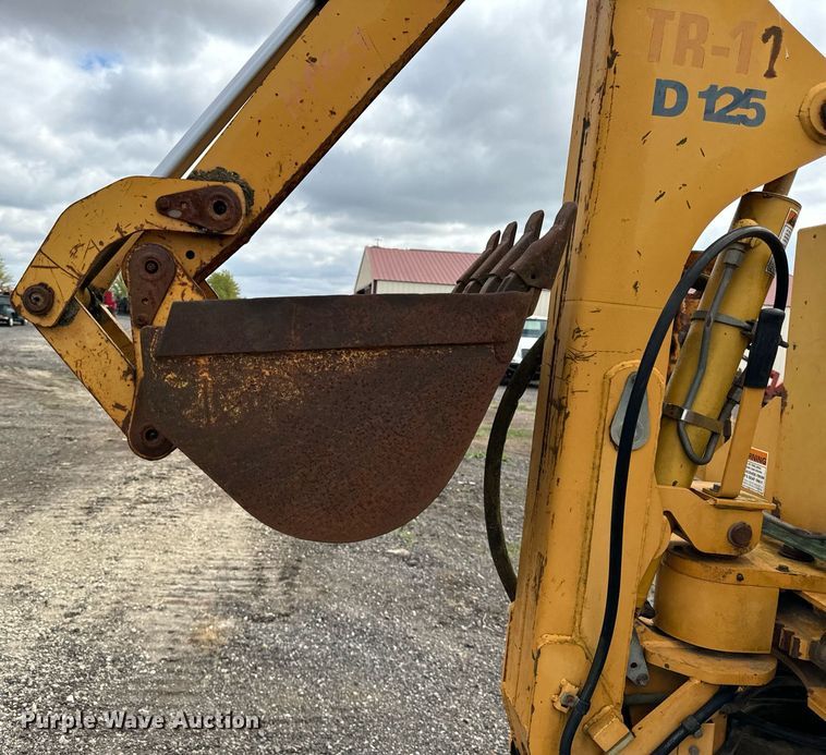 image for item OG9690 1999 Case 560 trencher