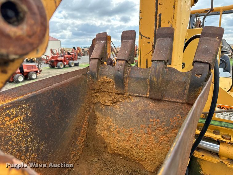 image for item OG9690 1999 Case 560 trencher